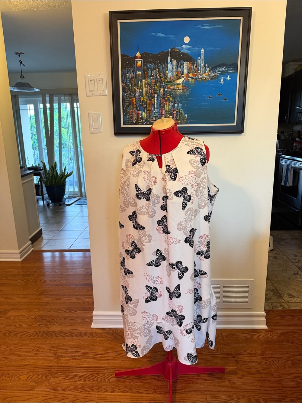 Sleeveless White Butterfly Print Shift Dress
